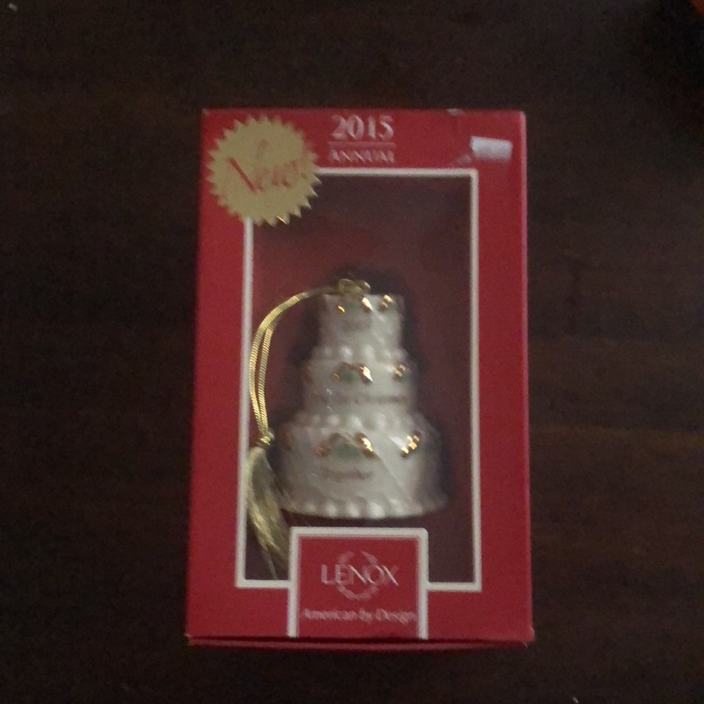 2015 dated Lenox “Our 1st Christmas Together “ ornament / 3 tier wedding cake